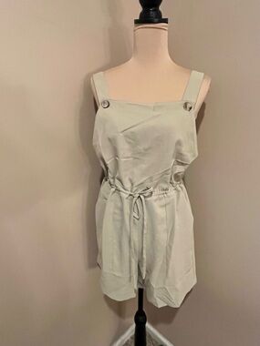 NWT Poplab Light Beige Overall Romper, drawstring waist, 5” inseam, medium